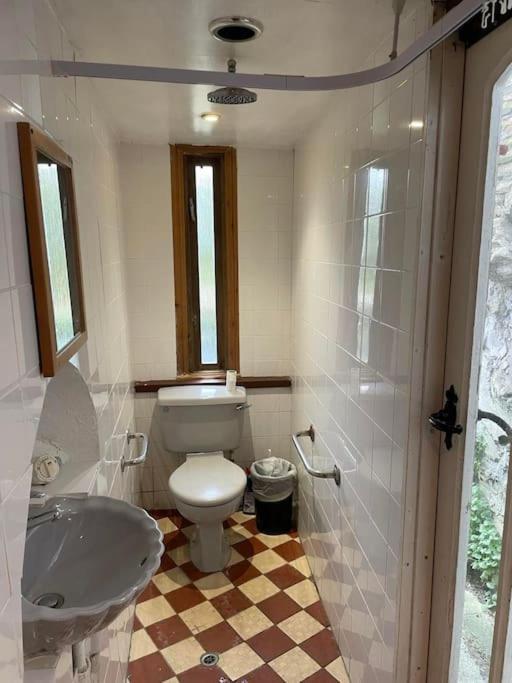Myrtle Cottage Боскасл Экстерьер фото
